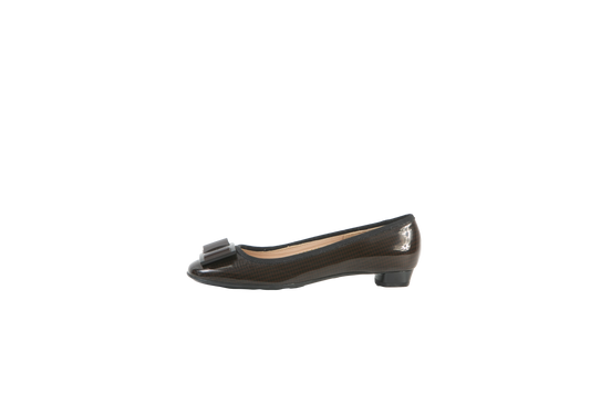 FERRAGAMO SAPATO BERINJELA VERNIZ BICO QUADRADO FIVELA LAÇO