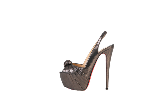 DESAPEGO THASSIA NAVES CHRISTIAN LOUBOUTIN PEEP TOE SILVER