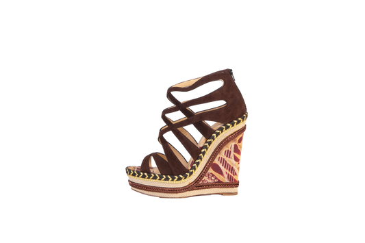 DESAPEGO THASSIA NAVES CHRISTIAN LOUBOUTIN PLATAFORMA RAFFIA E SUEDE