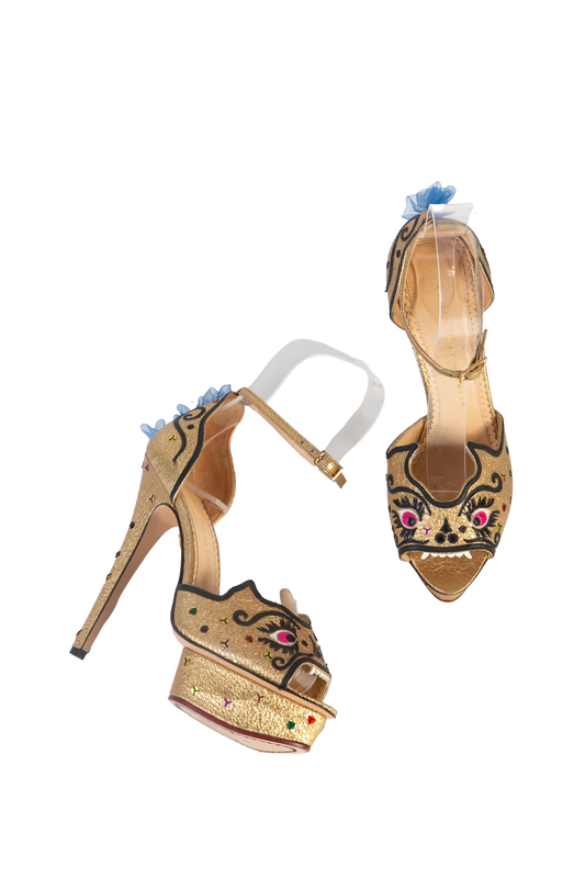 DESAPEGO THASSIA NAVES CHARLOTTE OLYMPIA SALTO GOLD DRAGON