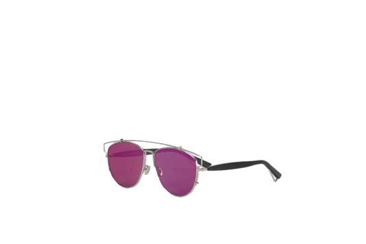 DESAPEGO THASSIA NAVES DIOR OCULOS TECHNOLOGIC LENTE ROXA