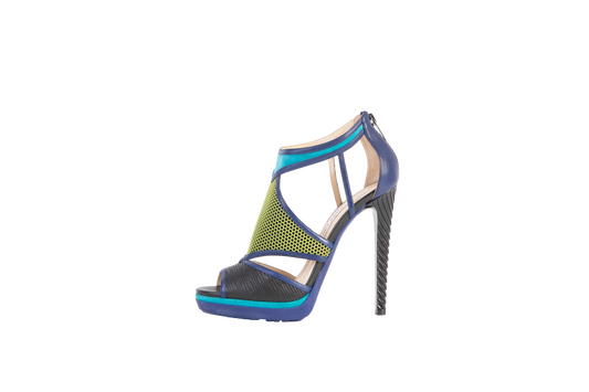 DESAPEGO THASSIA NAVES JIMMY CHOO SALTO STRAPS
