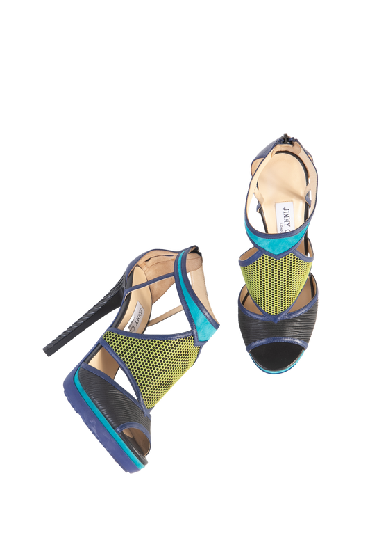 DESAPEGO THASSIA NAVES JIMMY CHOO SALTO STRAPS