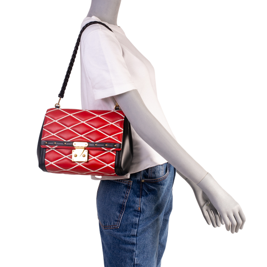 DESAPEGO GABI SILVAROLLI LOUIS VUITTON MALLETAGE QUILTED ROUGE ET BLANC