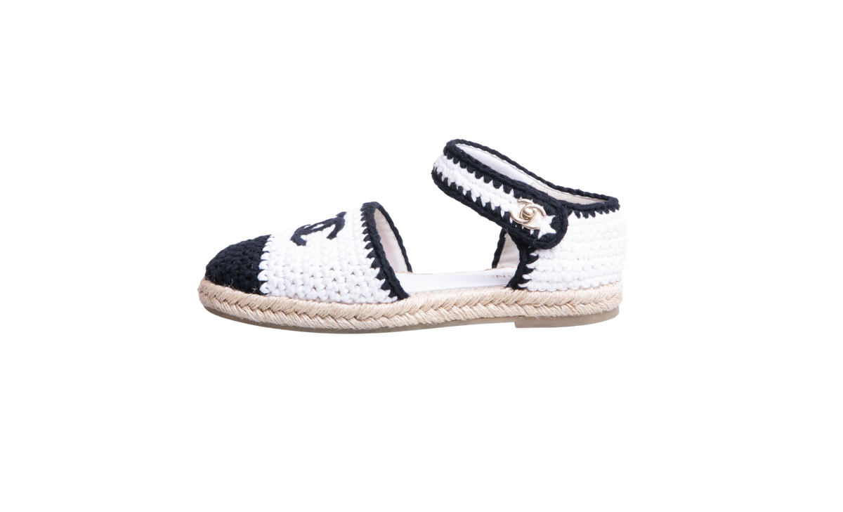 CHANEL INTERLOCKING CROCHET B&W ESPADRILLE - 36 BR
