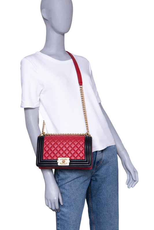 CHANEL BOY MEDIUM LAMSBKIN RED/BLACK HDW GOLD