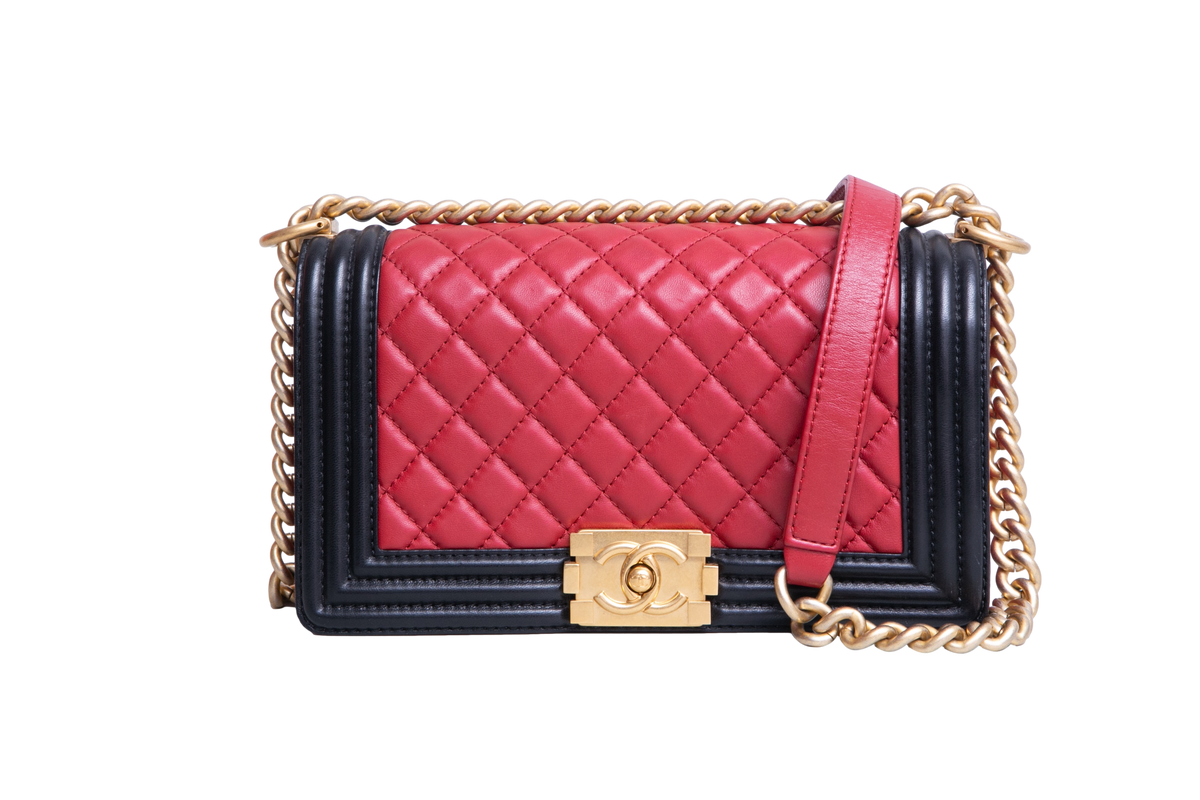 CHANEL BOY MEDIUM LAMSBKIN RED/BLACK HDW GOLD