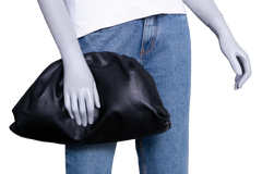 BOTTEGA THE POUCH LEATHER BLACK