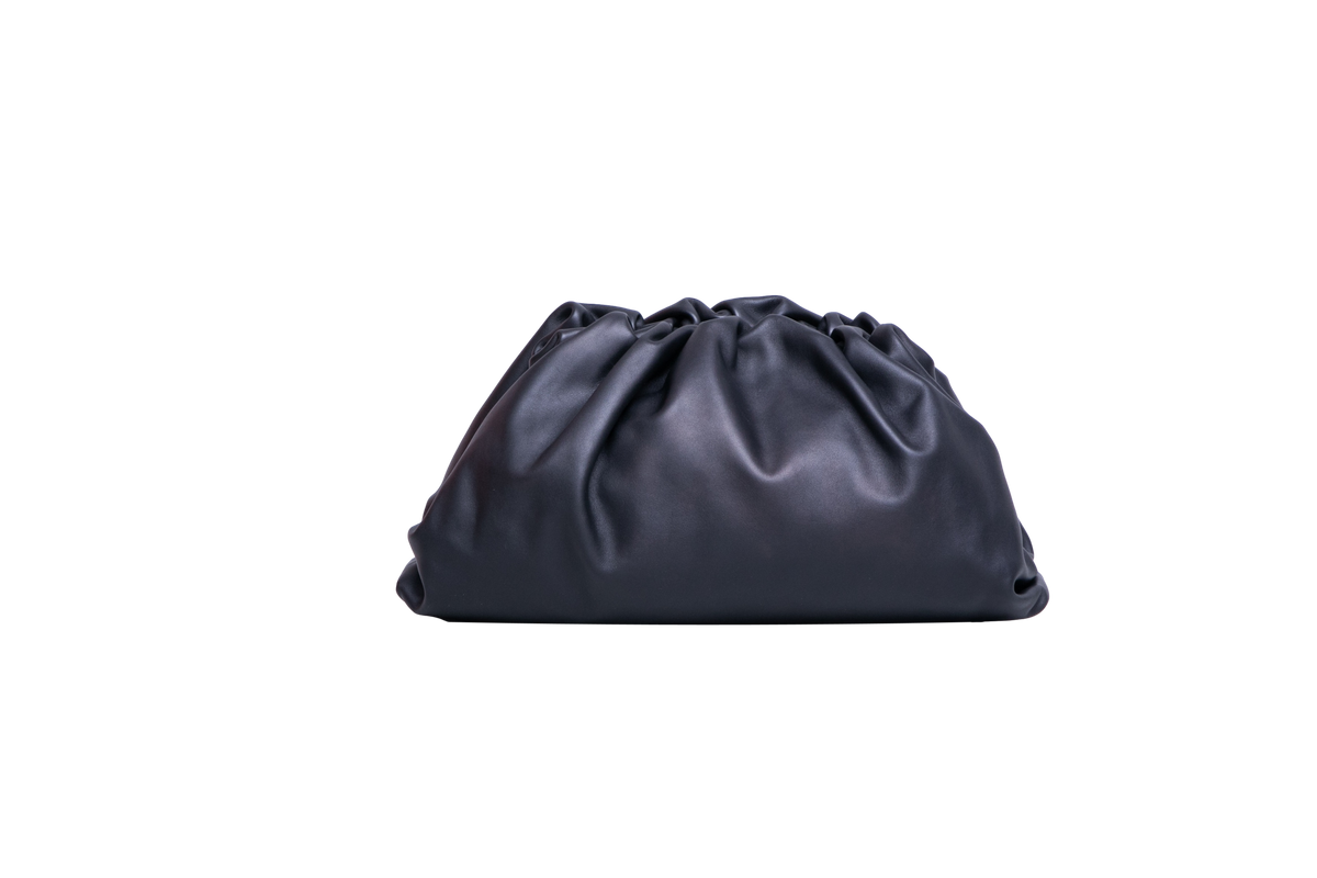 BOTTEGA THE POUCH LEATHER BLACK