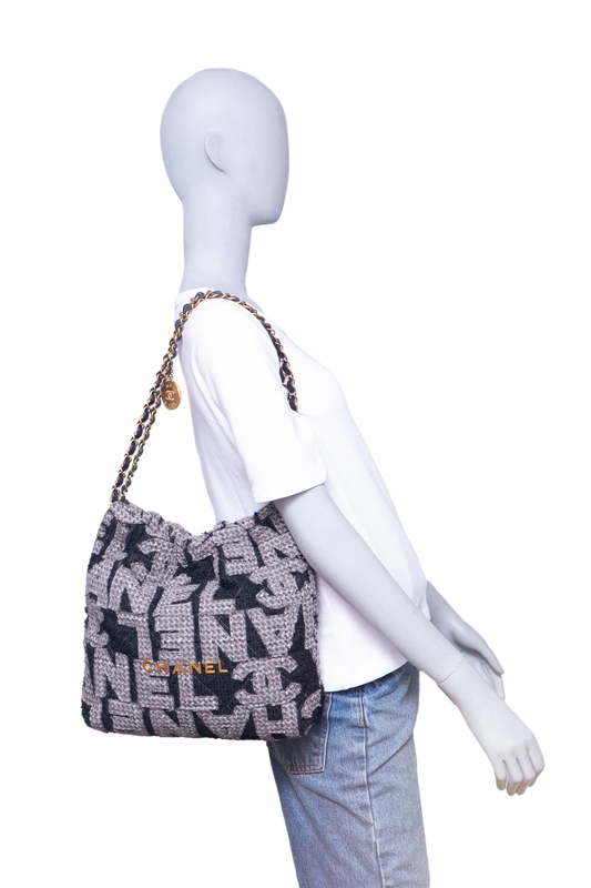 DESAPEGO DANI CARDOSO CHANEL 22 HOBO LOGO MEDIUM QUILTE BLACK