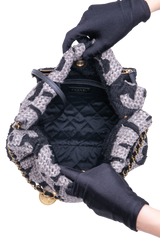 DESAPEGO DANI CARDOSO CHANEL 22 HOBO LOGO MEDIUM QUILTE BLACK