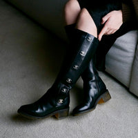 DESAPEGO TATIANA PILÃO CHANEL BLACK LEATHER TURNLOCK BOOTS - 34 1/2 BR