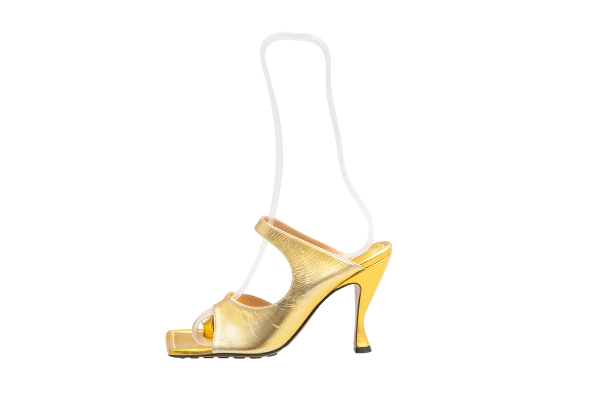 DESAPEGO THASSIA NAVES BOTTEGA SANDAL LEATHER VITELLO LAMÈ SQUARE-TOE GOLD - 36 1/2 BR