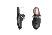 DESAPEGO THASSIA NAVES GIVENCHY MULE FLAT LEATHER BLACK AND CHAIN SILVER TONED - 39 BR