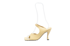 DESAPEGO THASSIA NAVES BOTTEGA SANDAL LAGUNA LEATHER SQUARE BEIGE - 37 BR