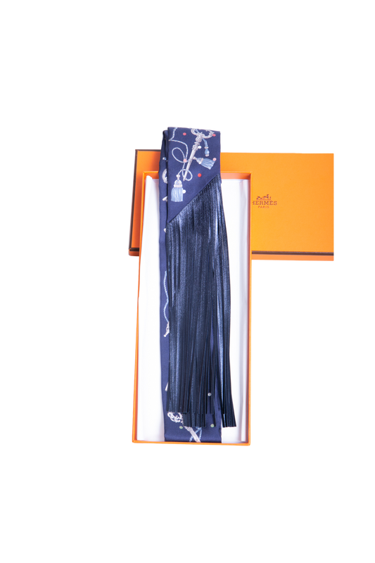 HERMÈS SILK METALLIC AGNEAU LES CLES A POIS FRINGED TWILLY BLEU MARINE/GRIS/ARGENT