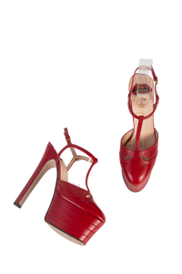 DESAPEGO THASSIA NAVES GUCCI PLATAFORMA ROUGE