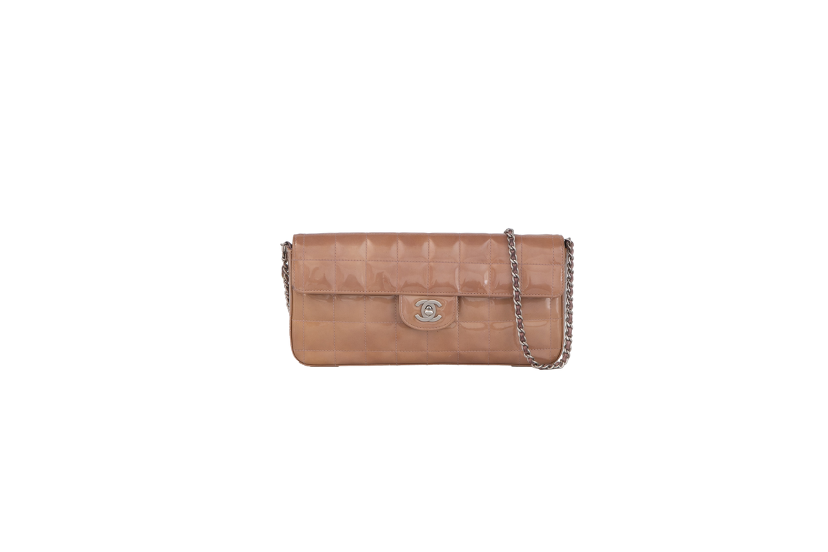 CHANEL BAGUETTE TAN BEIGE PATENT