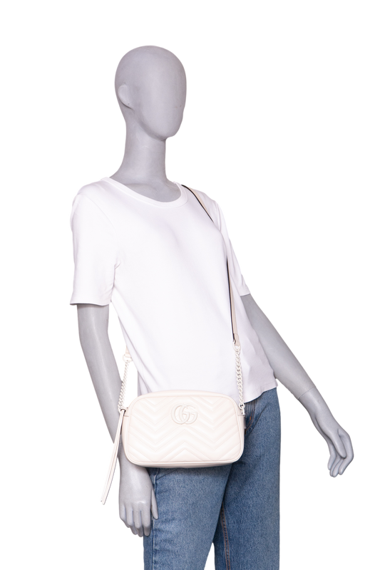 GUCCI GG MARMONT CAMERA BAG SMALL MATELASSÊ WHITE