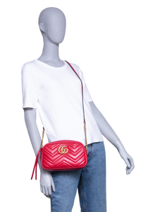 GUCCI GG MARMONT CAMERA BAG SMALL RED