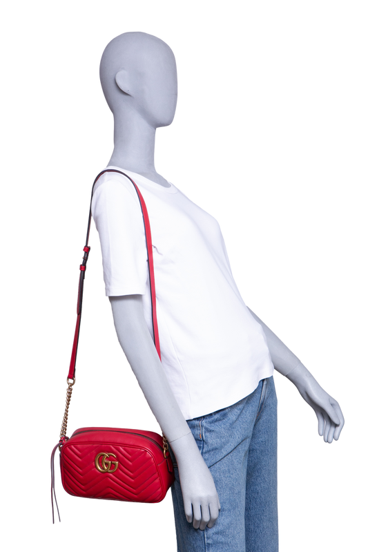 GUCCI GG MARMONT CAMERA BAG SMALL RED