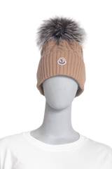 MONCLER BEANIE POM-PON DETAILES BEIGE