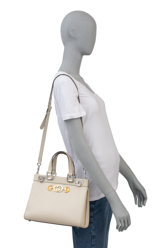 GUCCI ZUMI GRAINY LEATHER MEDIUM OFF WHITE