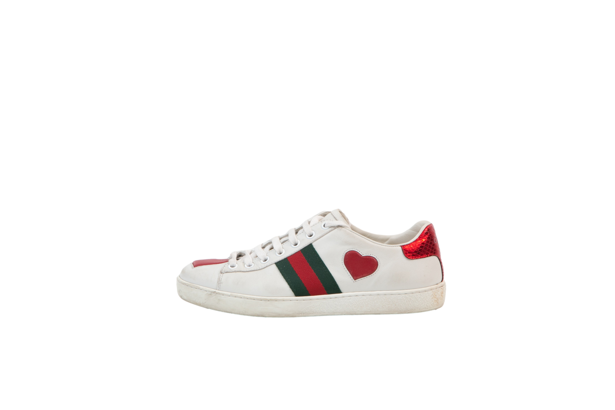 GUCCI SNEAKER ACE EMBROIDERED HEART