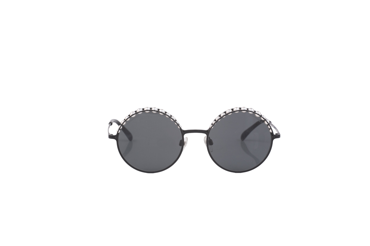 CHANEL PEARL BLACK ROUND METAL GREY