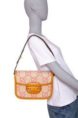 GUCCI HORSEBIT 1955 MEDIUM RAFFIA DARK YELLOW/PINK