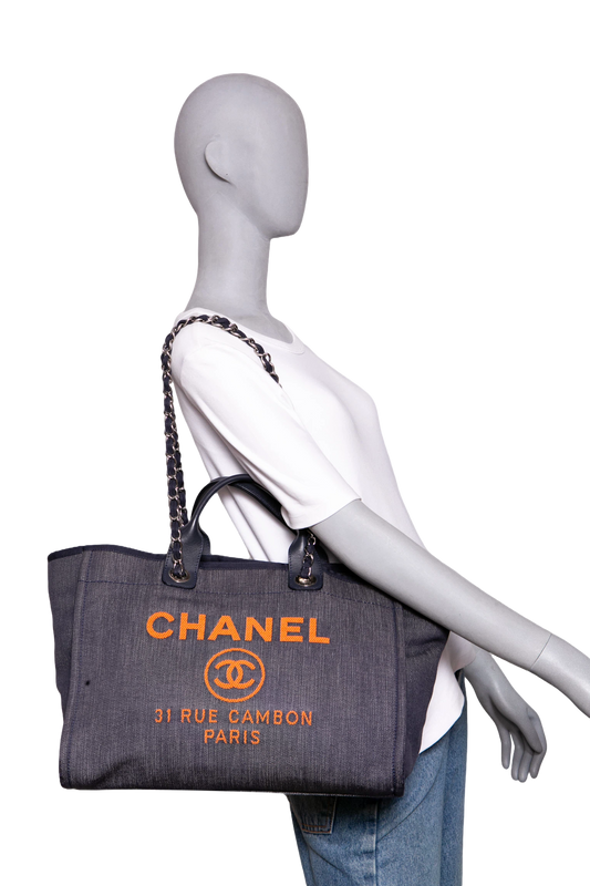 CHANEL DEAUVILLE MEDIUM CANVAS NAVY