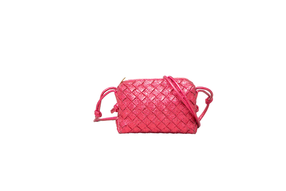BOTTEGA MINI LOOP METTALIC CRINKLED PINK