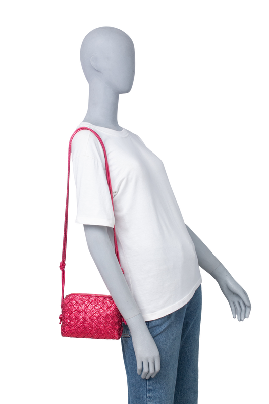 BOTTEGA MINI LOOP METTALIC CRINKLED PINK