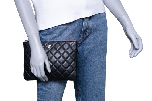 CHANEL CLASSIC ZIPPED POUCH BLACK LAMBSKIN E GOLD TONE METAL