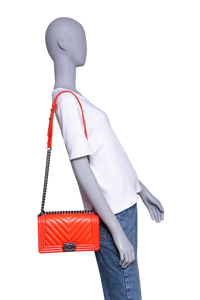 DESAPEGO JUJU NORREMOSE CHANEL BOY MEDIUM CORAL CHEVRON BLACK SILVER HDWR