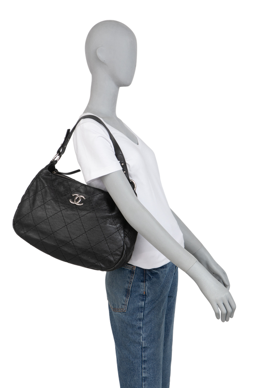 CHANEL GLAZED ON THE ROAD HOBO BLACK