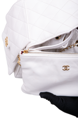 CHANEL 25 MEDIUM CAVIAR WHITE-GOLD HDWR