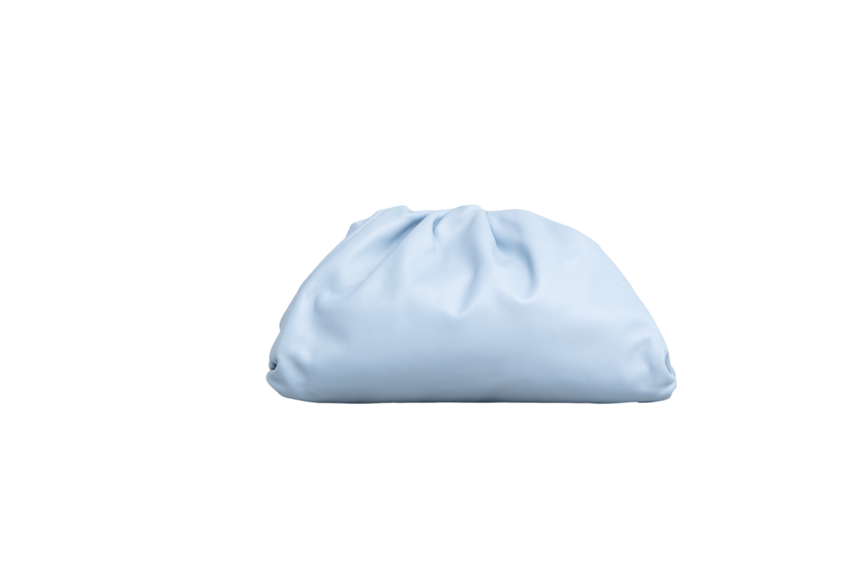 BOTTEGA THE POUCH BLEU CLAIR