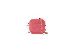 DESAPEGO ANA PAULA SIEBERT JUSTUS CHANEL OCTAGON PINK CAMERA