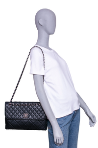 CHANEL THE BUSINESS FLAP BAG QUILTED BLACK