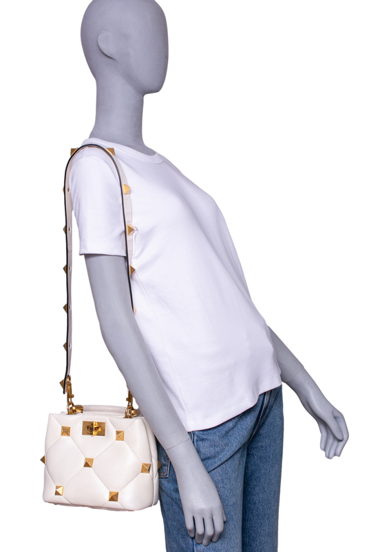 VALENTINO ROMAN STUD TOP HANDLE OFF WHITE