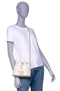 VALENTINO MINI BUCKET BAG IN NAPPA VLOGO LIGHT IVORY