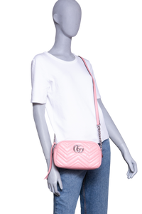 GUCCI GG MARMONT CAMERA BAG SMALL MATELASSE PINK