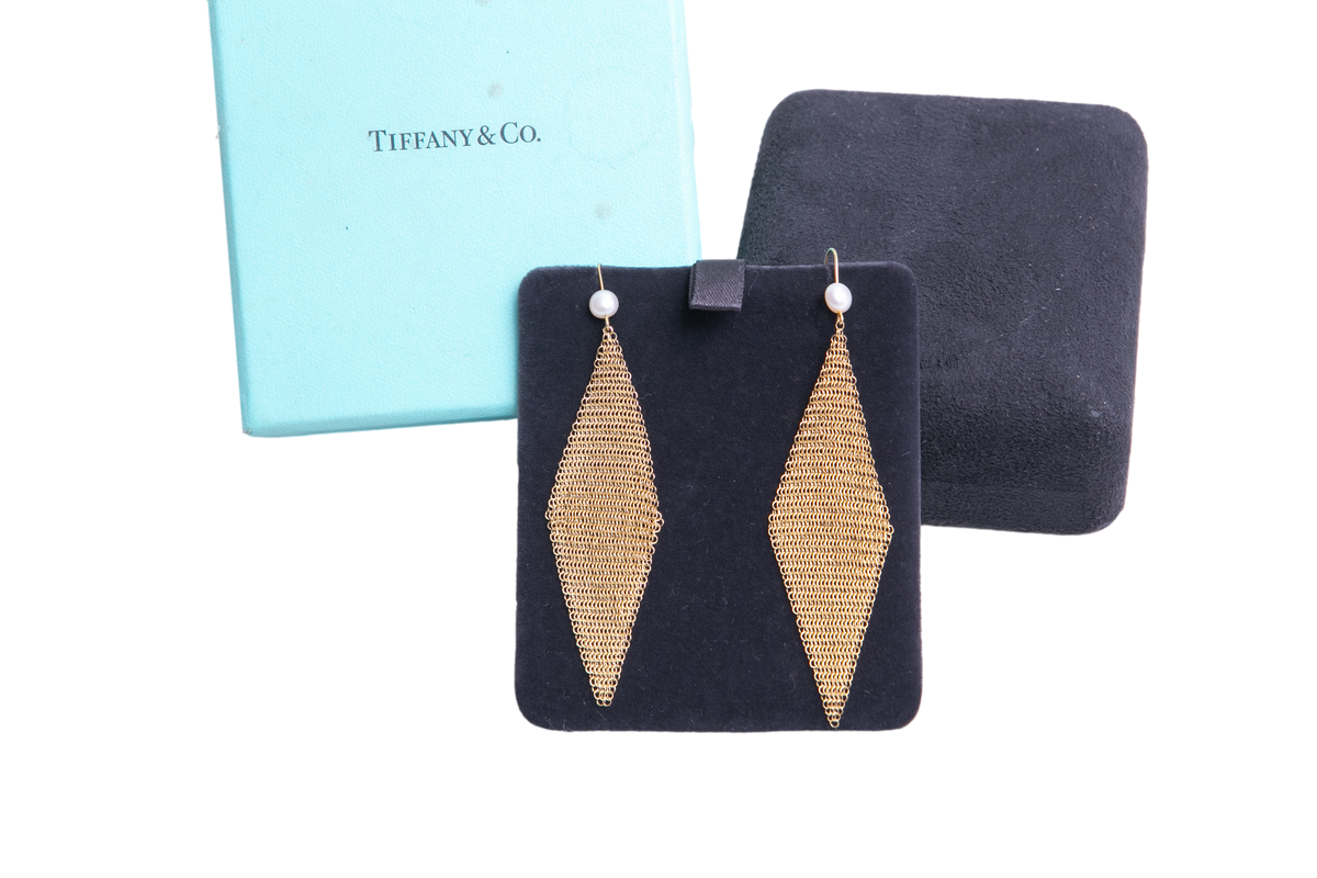 TIFFANY & CO. ELSA PERETTI PEAR YELLOW GOLD MESH EARRINGS