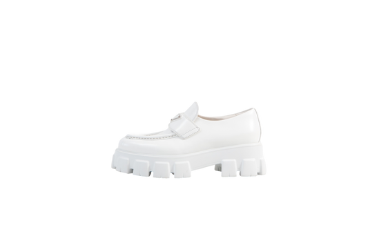 DESAPEGO THASSIA NAVES PRADA MOCASSIM MONOLITH WHITE