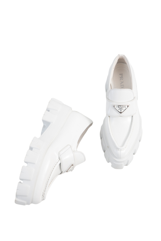 DESAPEGO THASSIA NAVES PRADA MOCASSIM MONOLITH WHITE