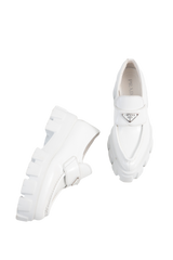 DESAPEGO THASSIA NAVES PRADA MOCASSIM MONOLITH WHITE