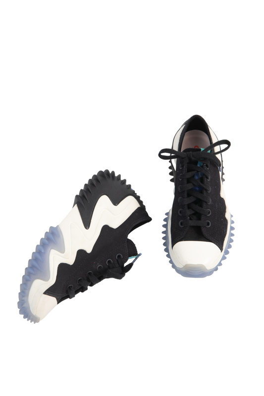 DESAPEGO THASSIA NAVES CONVERSE RUN STAR MOTION