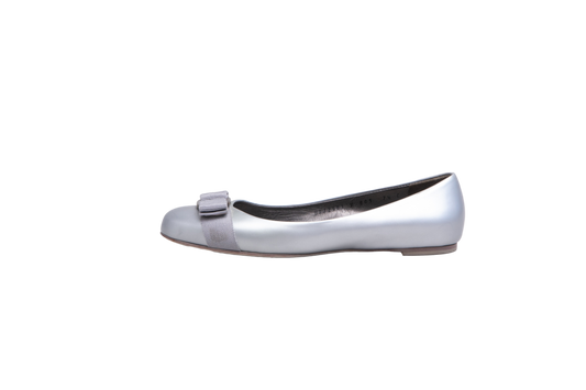 FERRAGAMO SAPATILHA VARA BOW SILVER - 36 1/2 BR