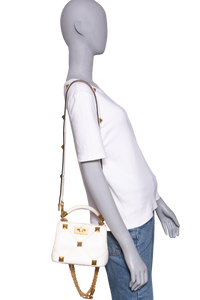 VALENTINO ROMAN STUD TOP HANDLE WHITE